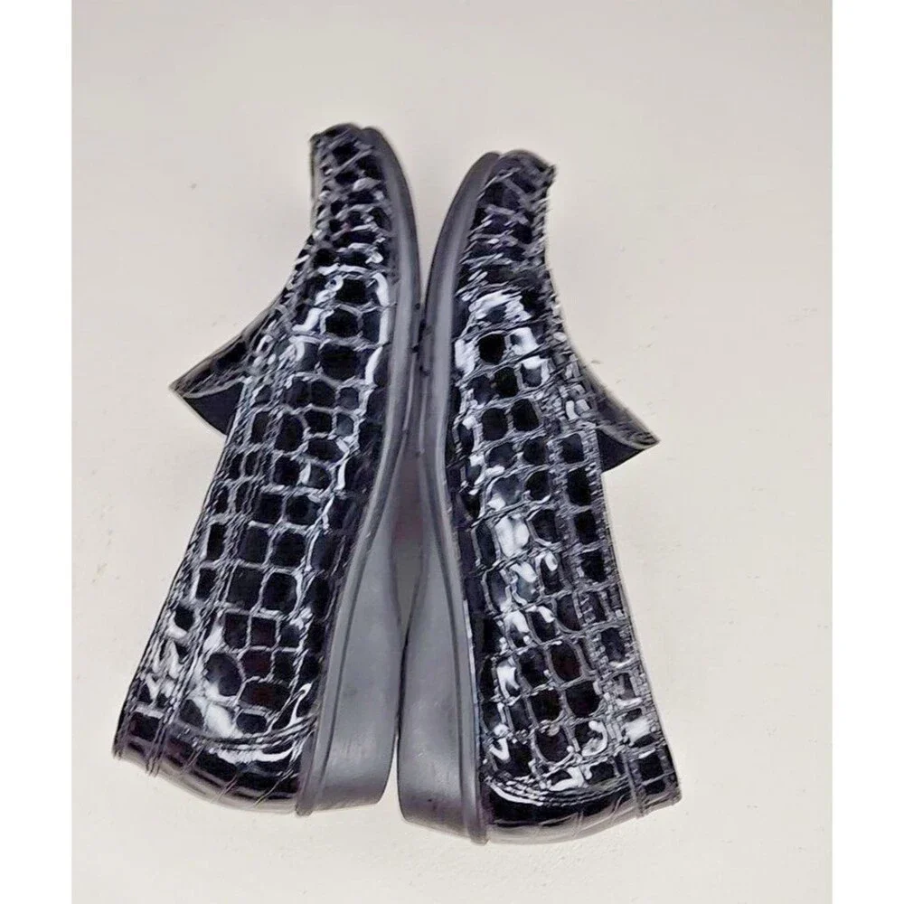Ecco these black